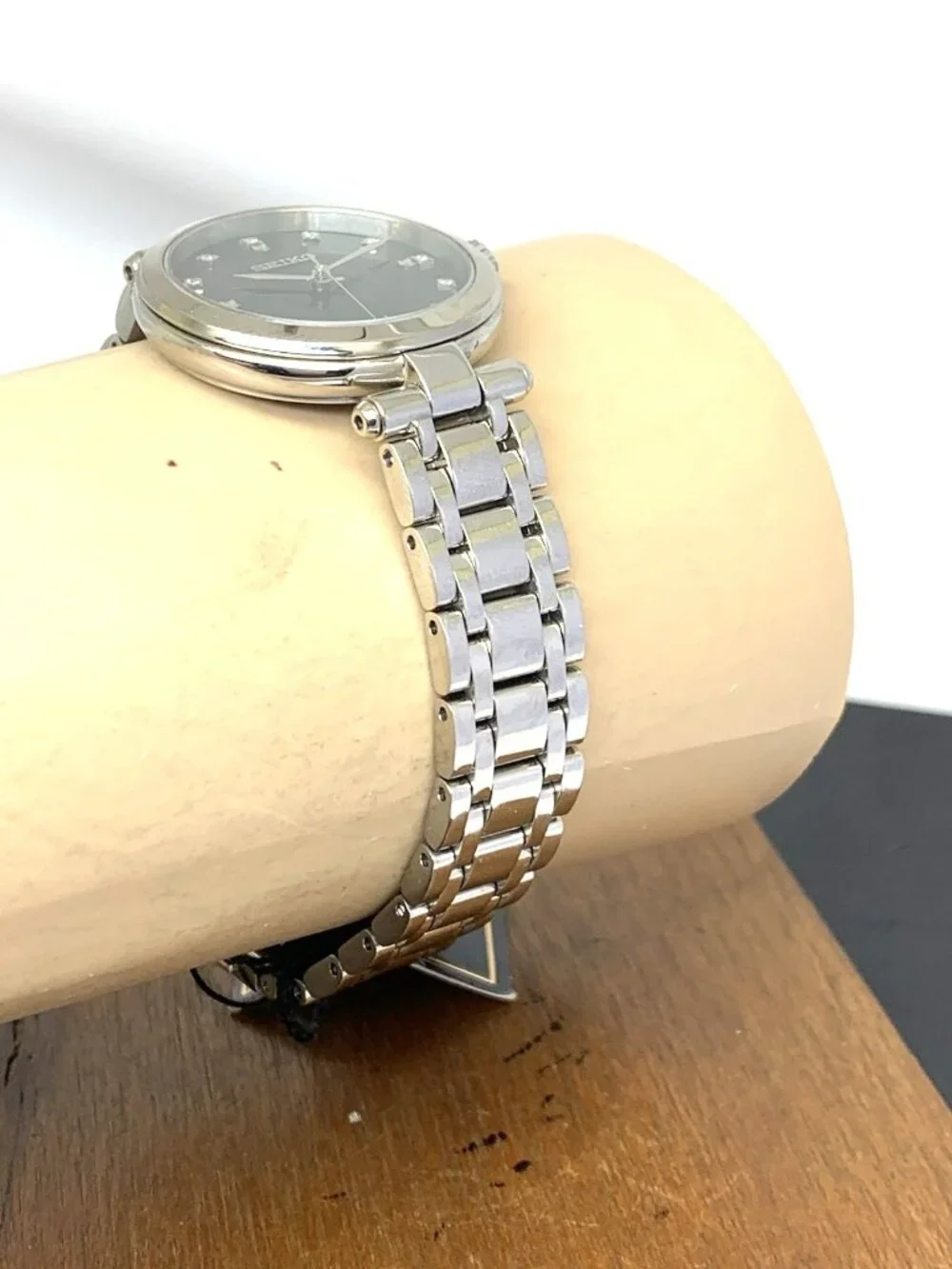 Seiko Women's Watch SRZ535 Quartz Diamond Green Mother of Pearl Dial Steel 30mm